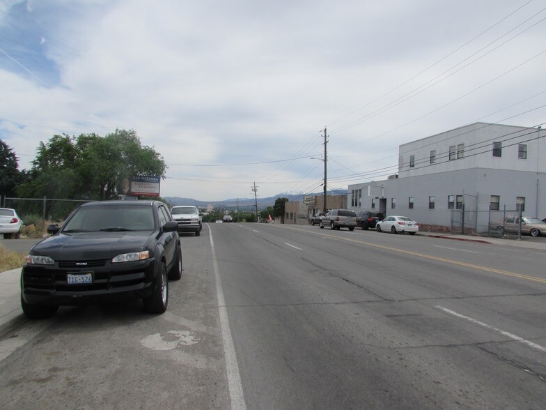 2530 Sutro St, Reno, NV à louer - Photo de l’immeuble – Image 2 sur 7