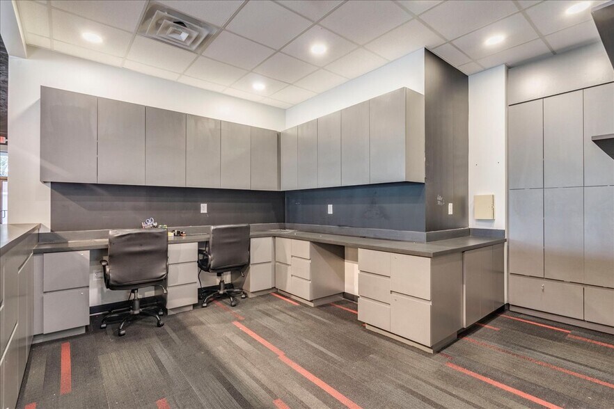 12112 620 N, Austin, TX à vendre - Photo de l’immeuble – Image 3 sur 10