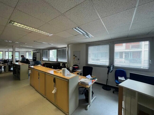 Plus de détails pour Bureau à vendre