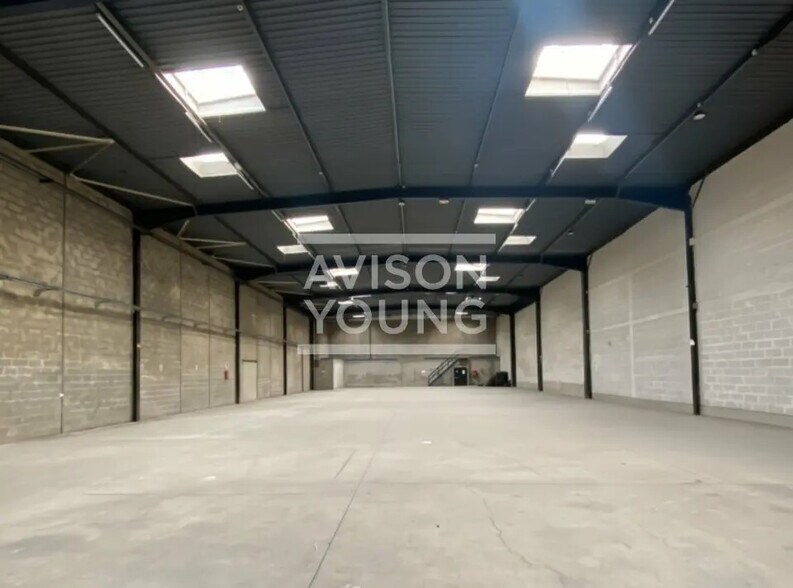 Local d’activités dans Morangis à louer - Photo de l’immeuble – Image 3 sur 6