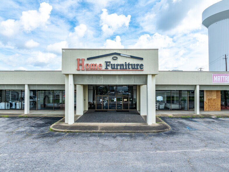 2251 E South Blvd, Montgomery, AL à louer - Photo de l’immeuble – Image 2 sur 14