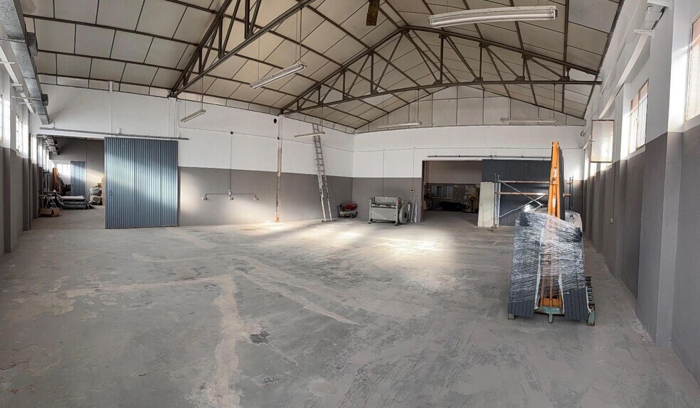 Industriel/Logistique dans Alcalá de Henares, Madrid à vendre - Photo de l’immeuble – Image 1 sur 10