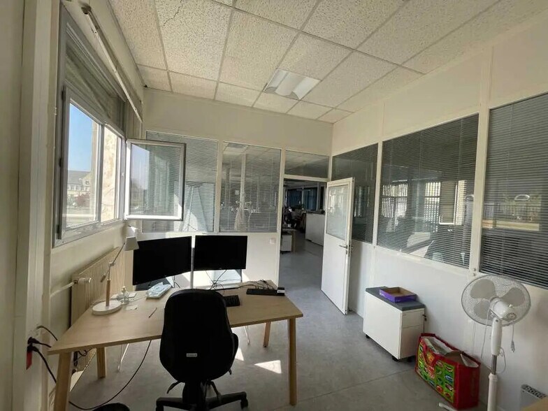 Bureau dans Compiègne à vendre - Photo de l’immeuble – Image 1 sur 4