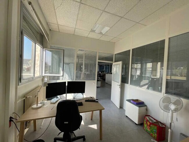 Plus de détails pour Bureau à vendre