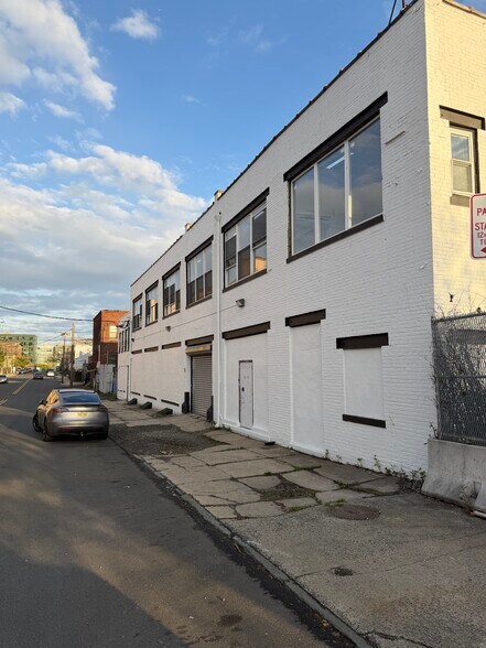 60 Dickerson St, Newark, NJ à louer - Photo de l’immeuble – Image 2 sur 76