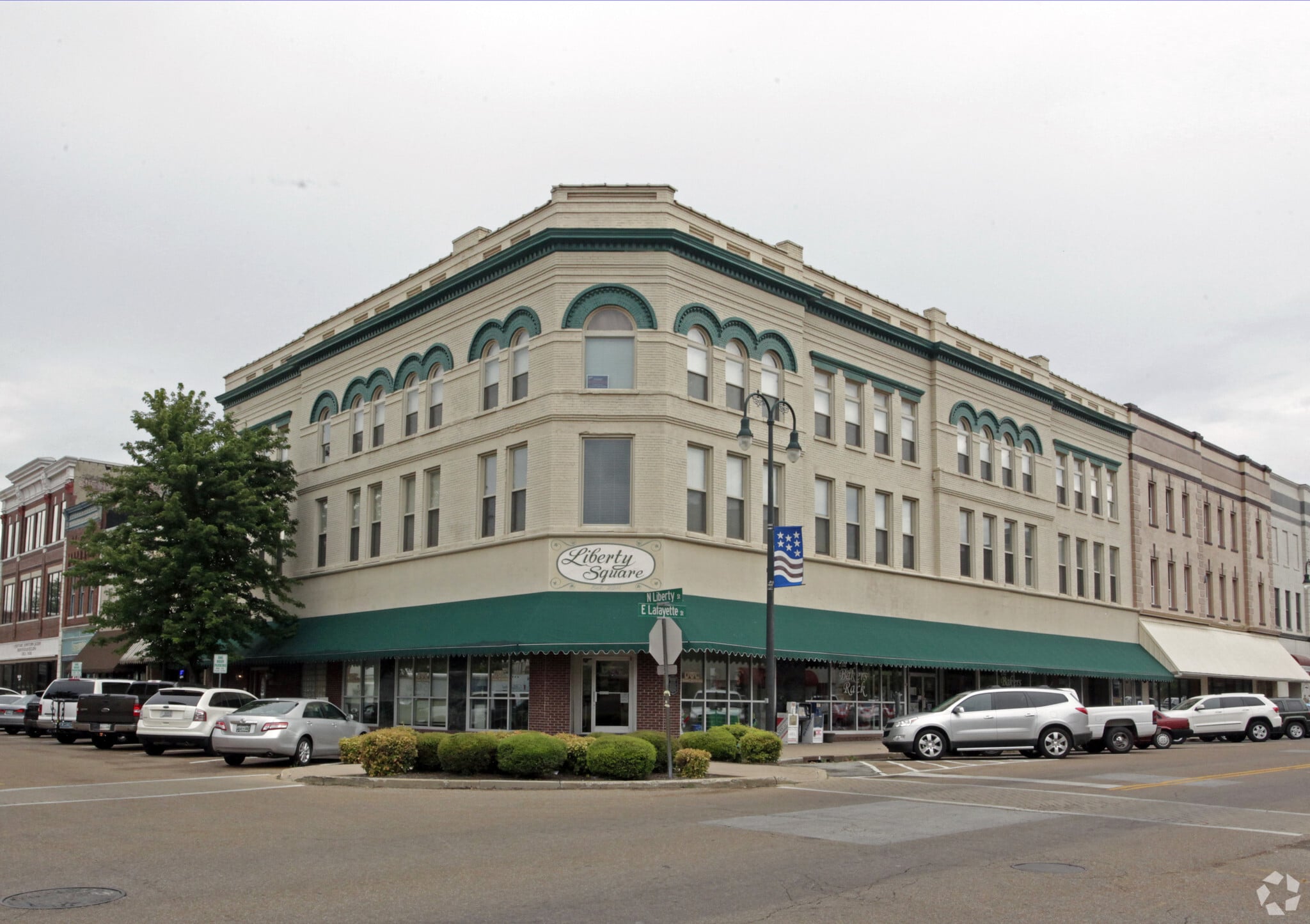 201-207 E Lafayette St, Jackson, TN à louer Photo principale– Image 1 sur 17