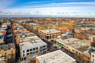 7001-7035 Boul Saint-Laurent, Montréal, QC - VUE AÉRIENNE  vue de carte - Image1