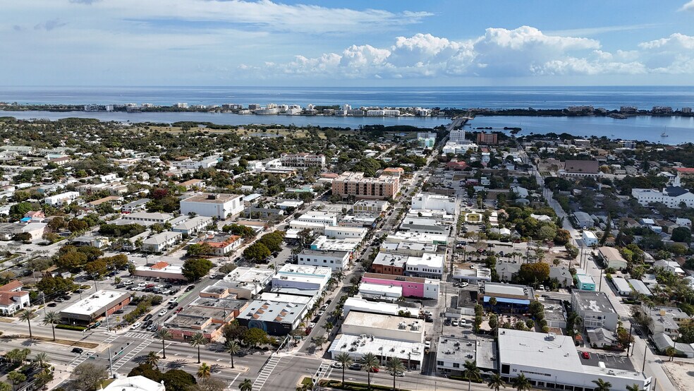 716 Lake Ave, Lake Worth Beach, FL à louer - Photo de l’immeuble – Image 3 sur 4