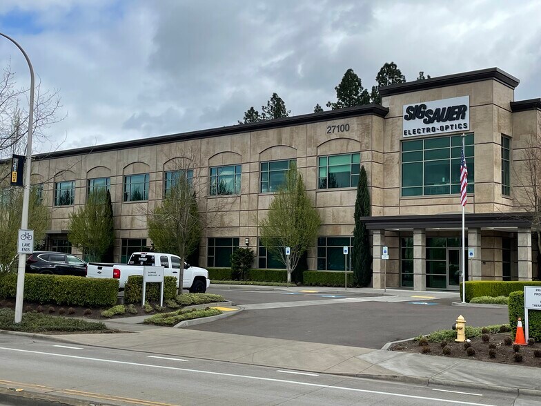 27100 SW Parkway Ave, Wilsonville, OR à louer - Photo de l’immeuble – Image 3 sur 4