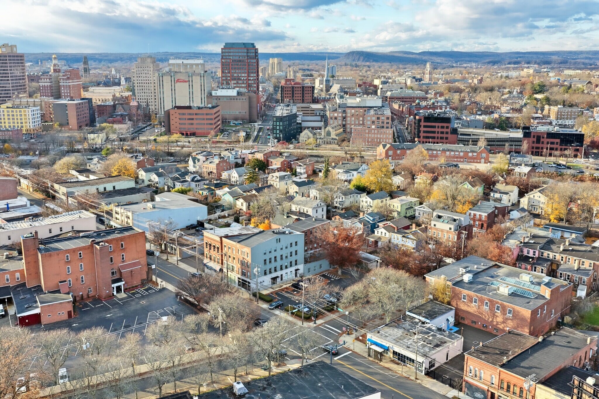 813-825 Chapel St, New Haven, CT à louer Aérien– Image 1 sur 26