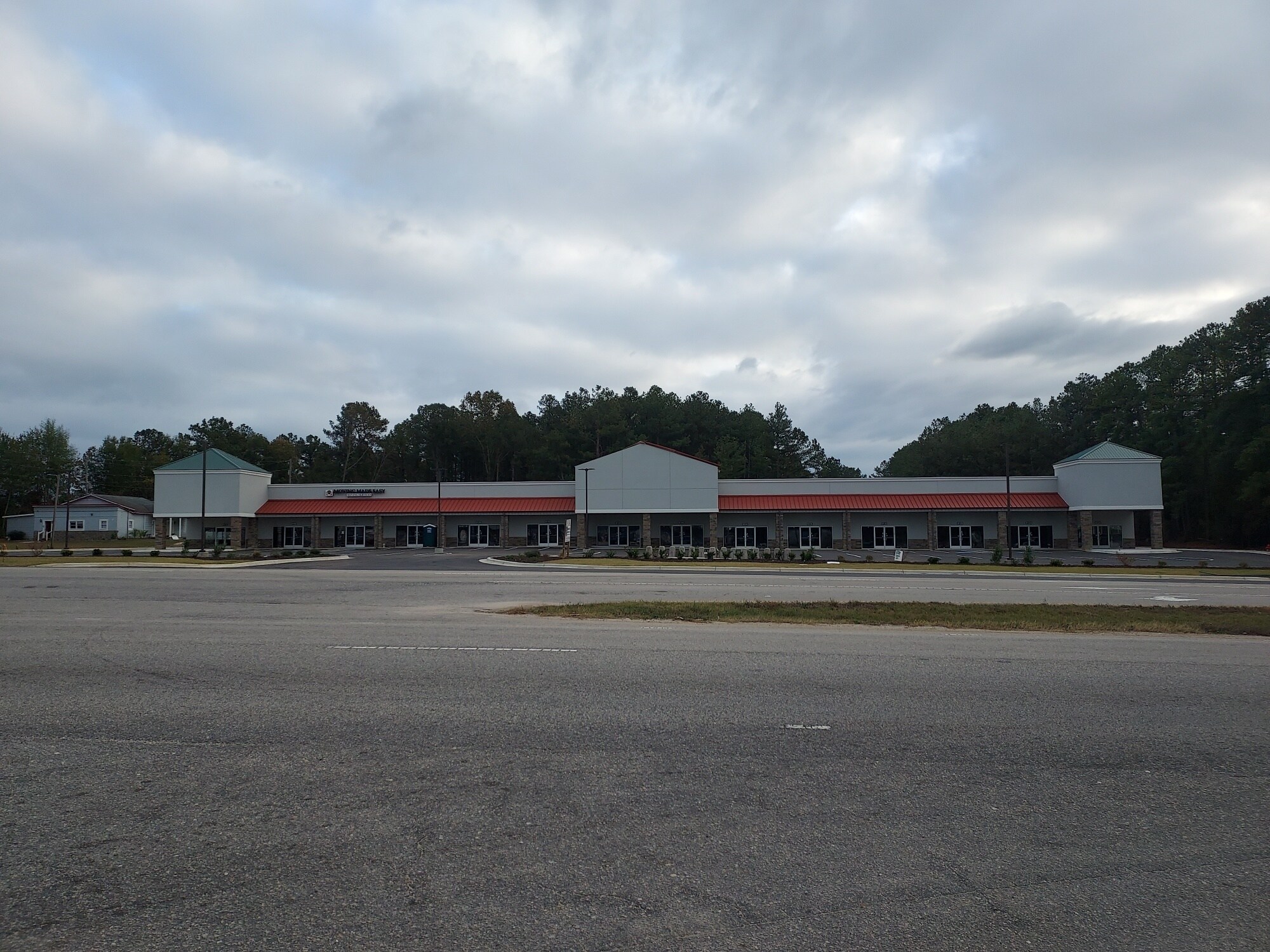8100 Fayetteville Rd, Raeford, NC à louer Photo de l’immeuble– Image 1 sur 8
