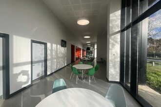 Future Skills Centre, 2 Hudson Road, Bordon à louer Photo intérieure– Image 1 sur 7
