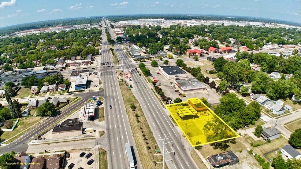 8091 E Eight Mile Rd, Warren, MI à vendre - Photo de l’immeuble – Image 2 sur 12