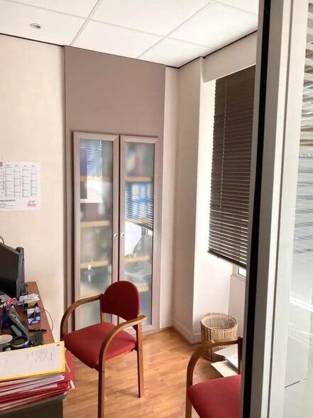 Bureau dans Versailles à louer - Photo intérieure – Image 2 sur 10