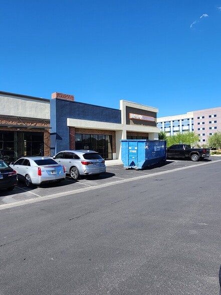 Sufflebeam Ave - Union Village, Henderson, NV à louer - Photo de l’immeuble – Image 3 sur 13