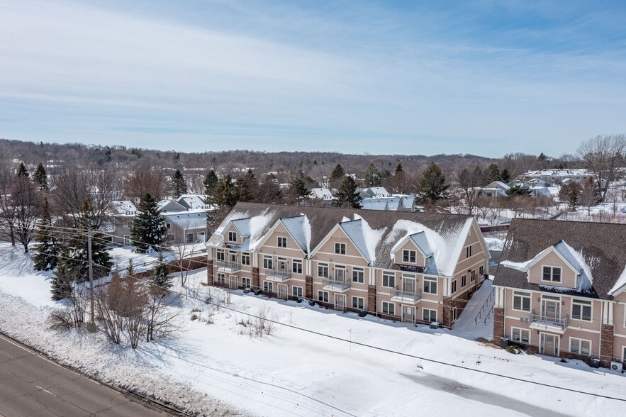 1509 Southcross Dr W, Burnsville, MN à vendre - Photo de l’immeuble – Image 3 sur 9