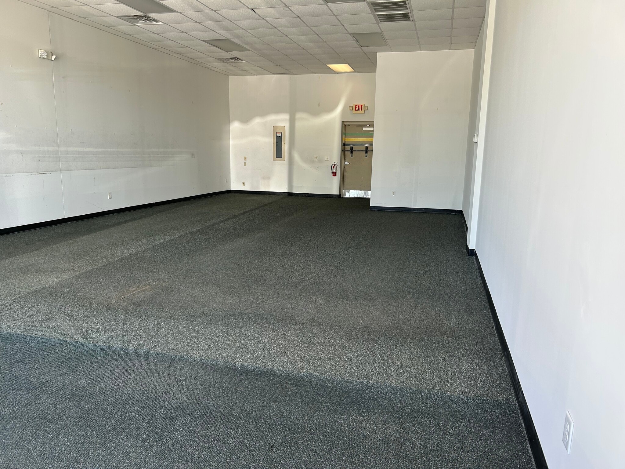 1002 Gardner Hill Dr, Jamestown, NC à louer Photo intérieure– Image 1 sur 2