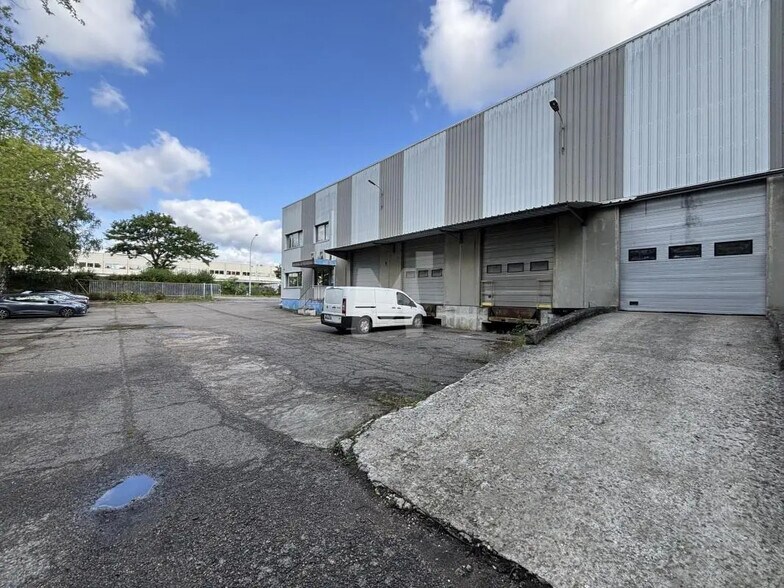 Local d’activités dans Wissous à louer - Photo de l’immeuble – Image 3 sur 5