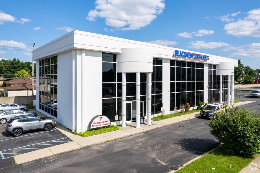 23350 Greenfield Rd, Oak Park, MI à louer - Photo principale – Image 1 sur 6