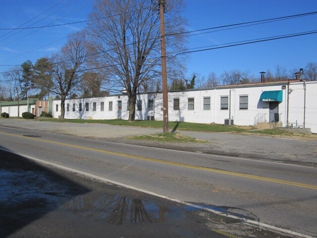 3125 Salem Tpke NW, Roanoke, VA à louer - Photo de l’immeuble – Image 2 sur 8