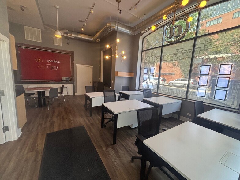 1023 W Fulton Market, Chicago, IL à louer - Photo de l’immeuble – Image 3 sur 14