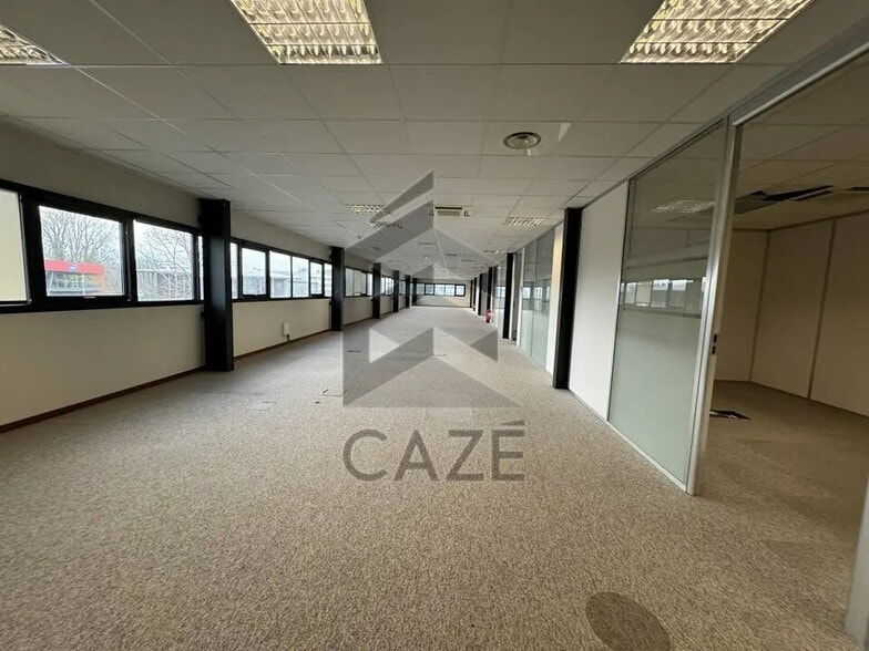Bureau dans Mérignac à louer - Photo de l’immeuble – Image 1 sur 4