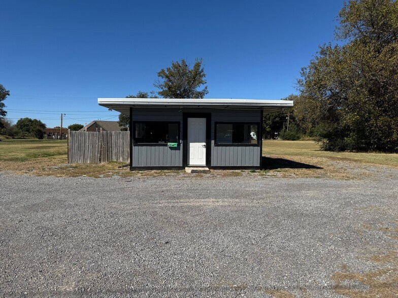 313 Blake Dr, Wagoner, OK à vendre - Photo de l’immeuble – Image 2 sur 8