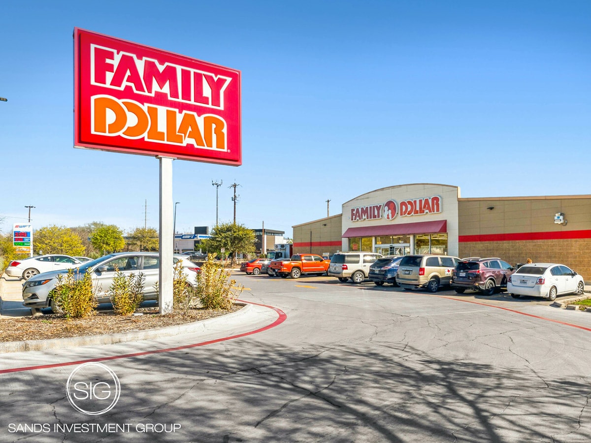 5902 Medina Base Rd, San Antonio, TX à vendre Photo principale– Image 1 sur 6