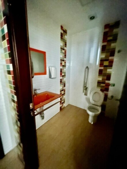 Local commercial dans Córdoba à vendre - Photo de l’immeuble – Image 3 sur 5