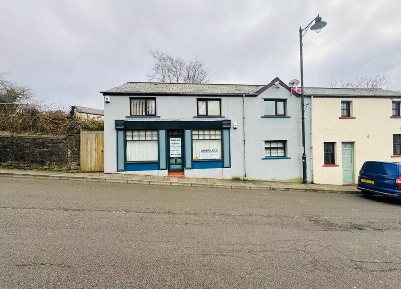 57 Broad St, Blaenavon à vendre - Photo principale – Image 1 sur 21