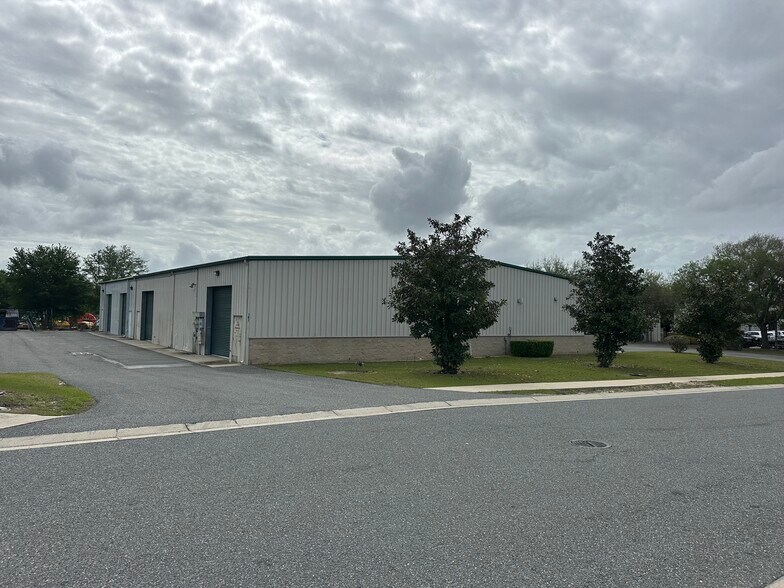 1817 Greenleaf Ln, Leesburg, FL à louer - Photo de l’immeuble – Image 3 sur 17