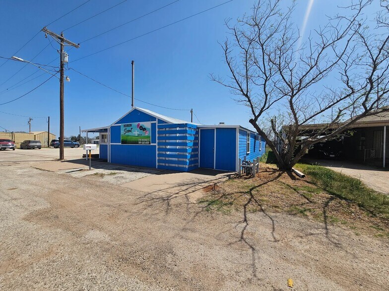 735 Avenue E, Hawley, TX à vendre - Photo de l’immeuble – Image 2 sur 11