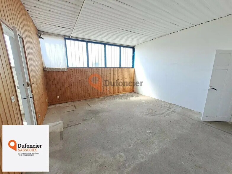 Bureau dans Châtellerault à louer - Photo de l’immeuble – Image 2 sur 6