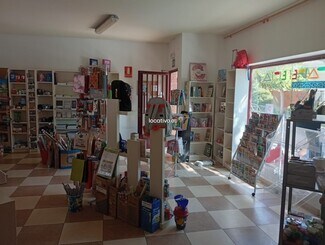 Plus de détails pour Local commercial à louer