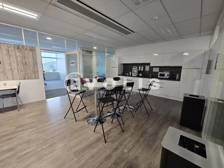 Bureau dans Massy à louer - Photo de l’immeuble – Image 2 sur 10