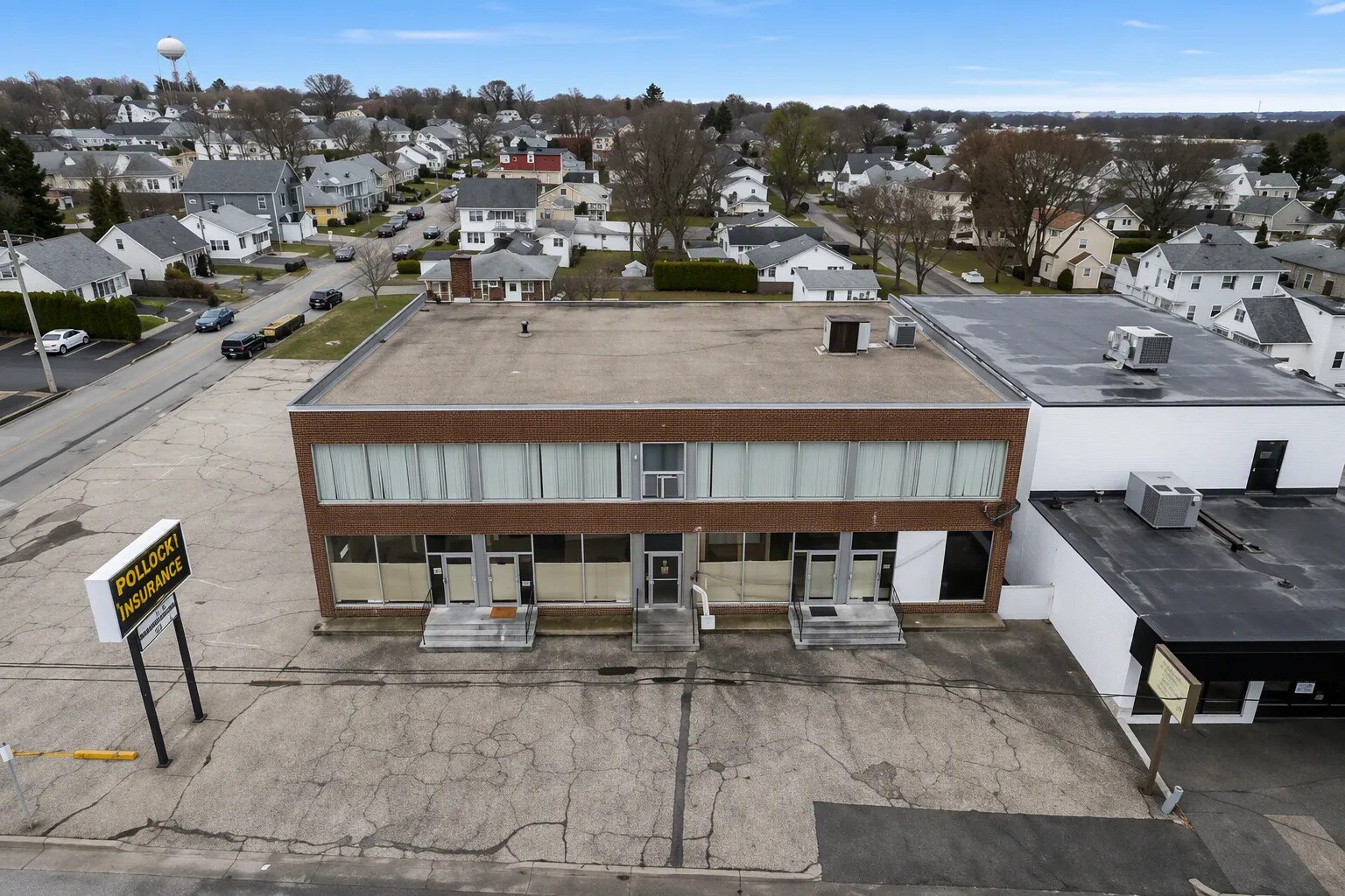 585 Warren Ave, East Providence, RI à vendre Photo principale– Image 1 sur 6