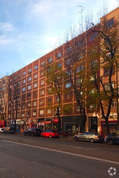 Paseo de la Florida, 49, Madrid, Madrid à louer - Photo de l’immeuble – Image 2 sur 2