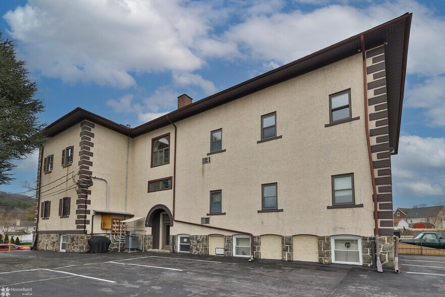 353 Broad St, Emmaus, PA à vendre - Photo de l’immeuble – Image 3 sur 11