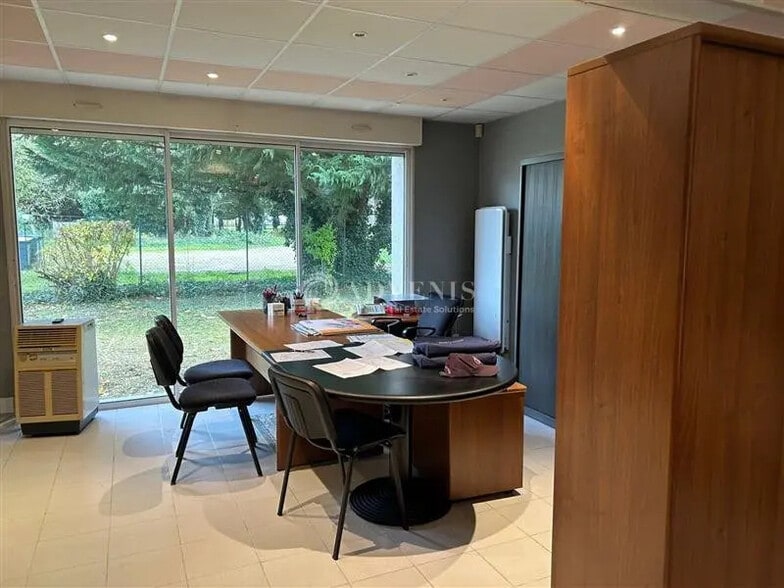 Bureau dans Chanceaux-sur-Choisille à louer - Photo de l’immeuble – Image 1 sur 9