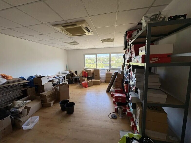 Local commercial dans Aubagne à louer - Photo de l’immeuble – Image 1 sur 7
