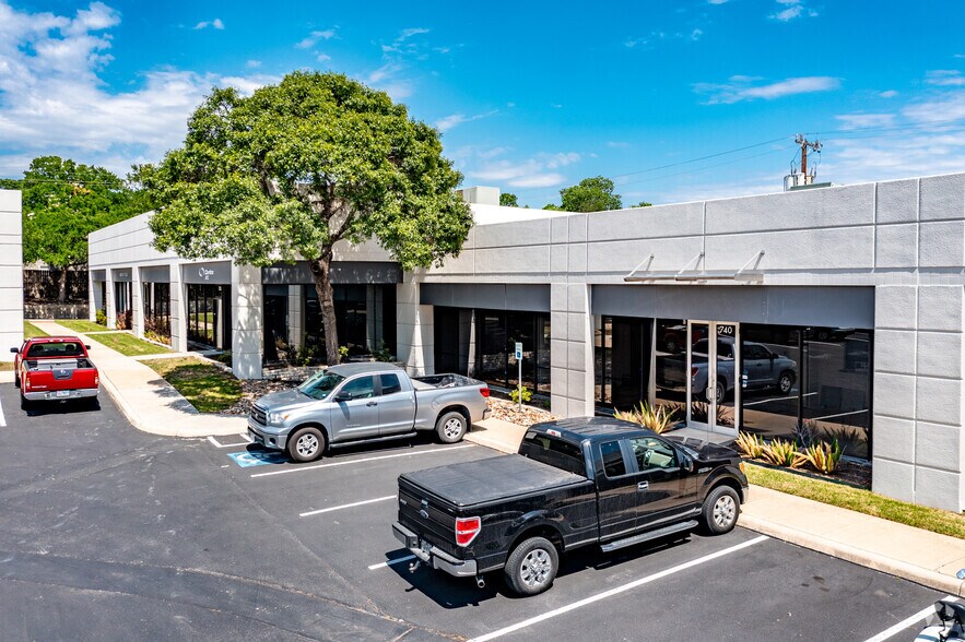 140 Heimer Rd, San Antonio, TX à vendre - Photo de l’immeuble – Image 2 sur 9