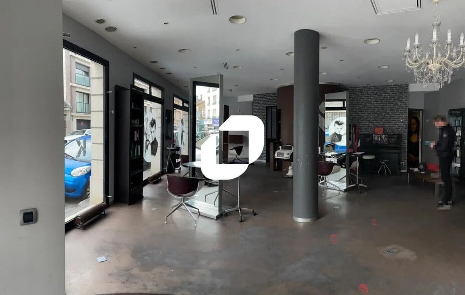 Local commercial dans Reims à louer - Photo de l’immeuble – Image 2 sur 4