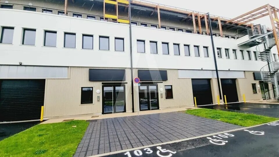 Local d’activités dans Fresnes à louer Photo de l’immeuble– Image 1 sur 7