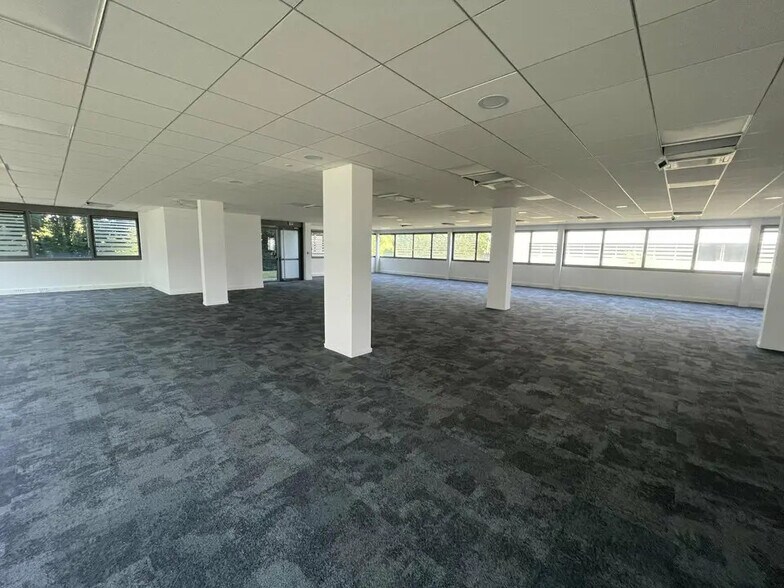 Bureau dans Dardilly à louer - Photo de l’immeuble – Image 2 sur 11