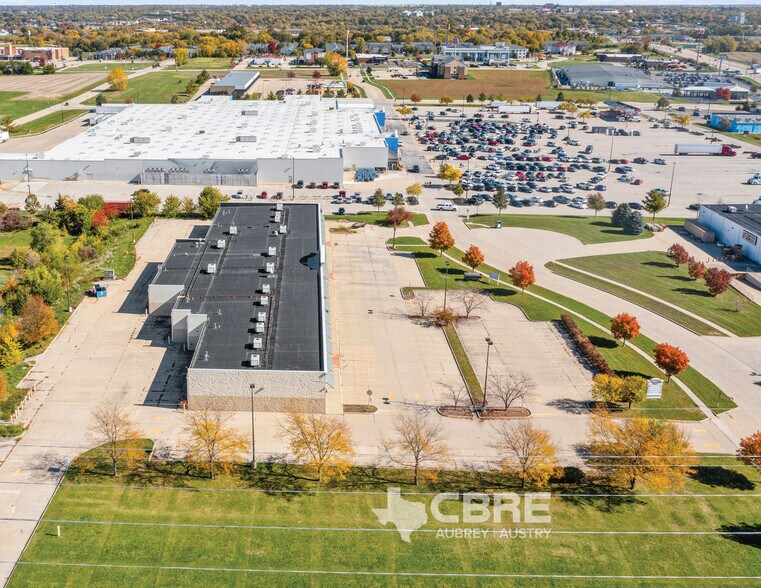 2243 Westgate Dr, Bloomington, IL à louer - Photo de l’immeuble – Image 3 sur 4