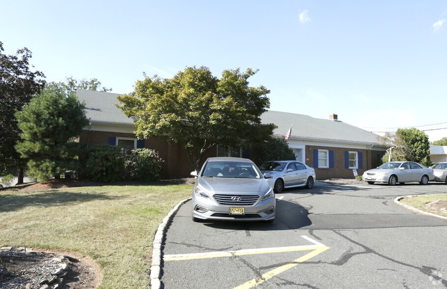 40 Middlesex Ave, Metuchen, NJ à vendre - Photo de l’immeuble – Image 2 sur 3