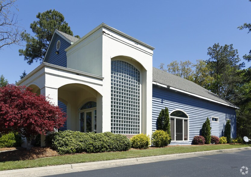 704 Keystone Ct, Fayetteville, NC à louer - Photo principale – Image 1 sur 32