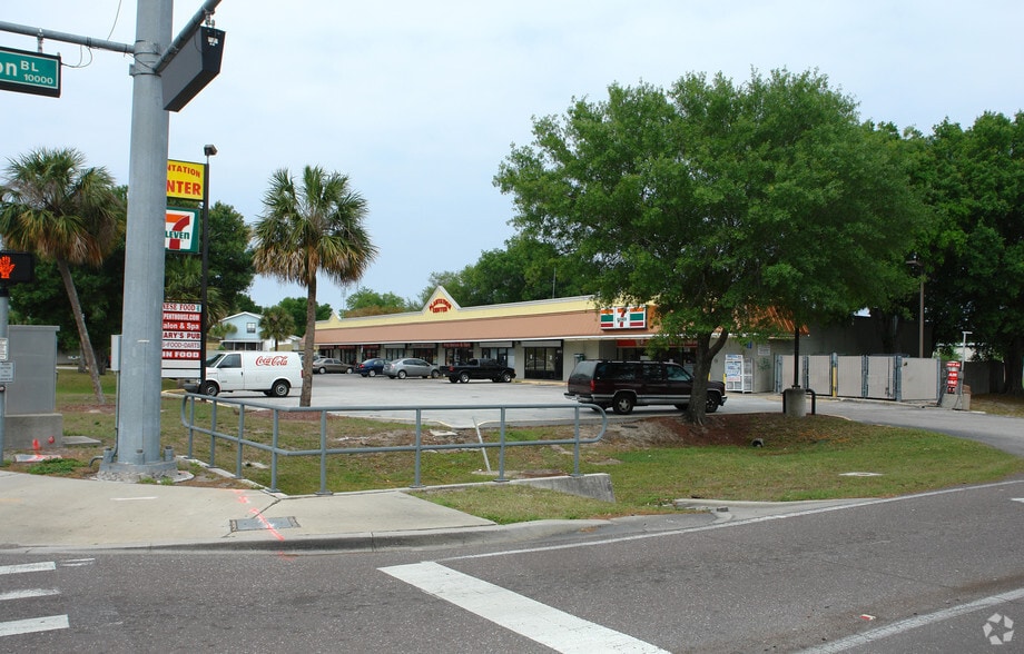 4901 W Linebaugh Ave, Tampa, FL à louer - Photo principale – Image 1 sur 3