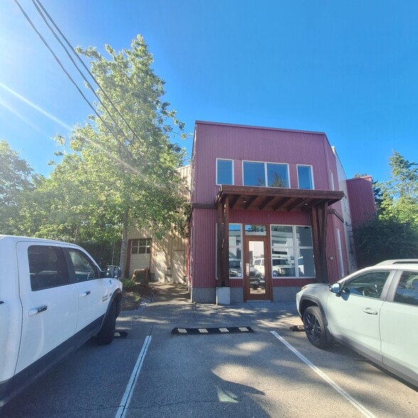 2345 Delinea Pl, Nanaimo, BC à louer - Photo principale – Image 1 sur 3