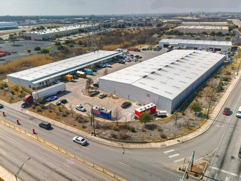 11911 Crosswinds Way, San Antonio, TX à louer - Photo de l’immeuble – Image 2 sur 9